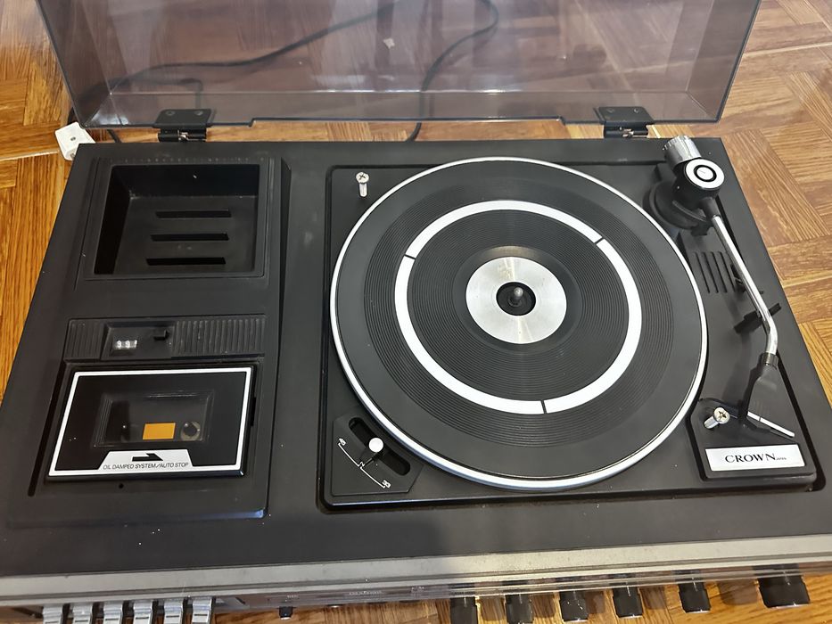 Radio/Aparelhagem com giradisco vintage Crown SGC 5100 de 1982