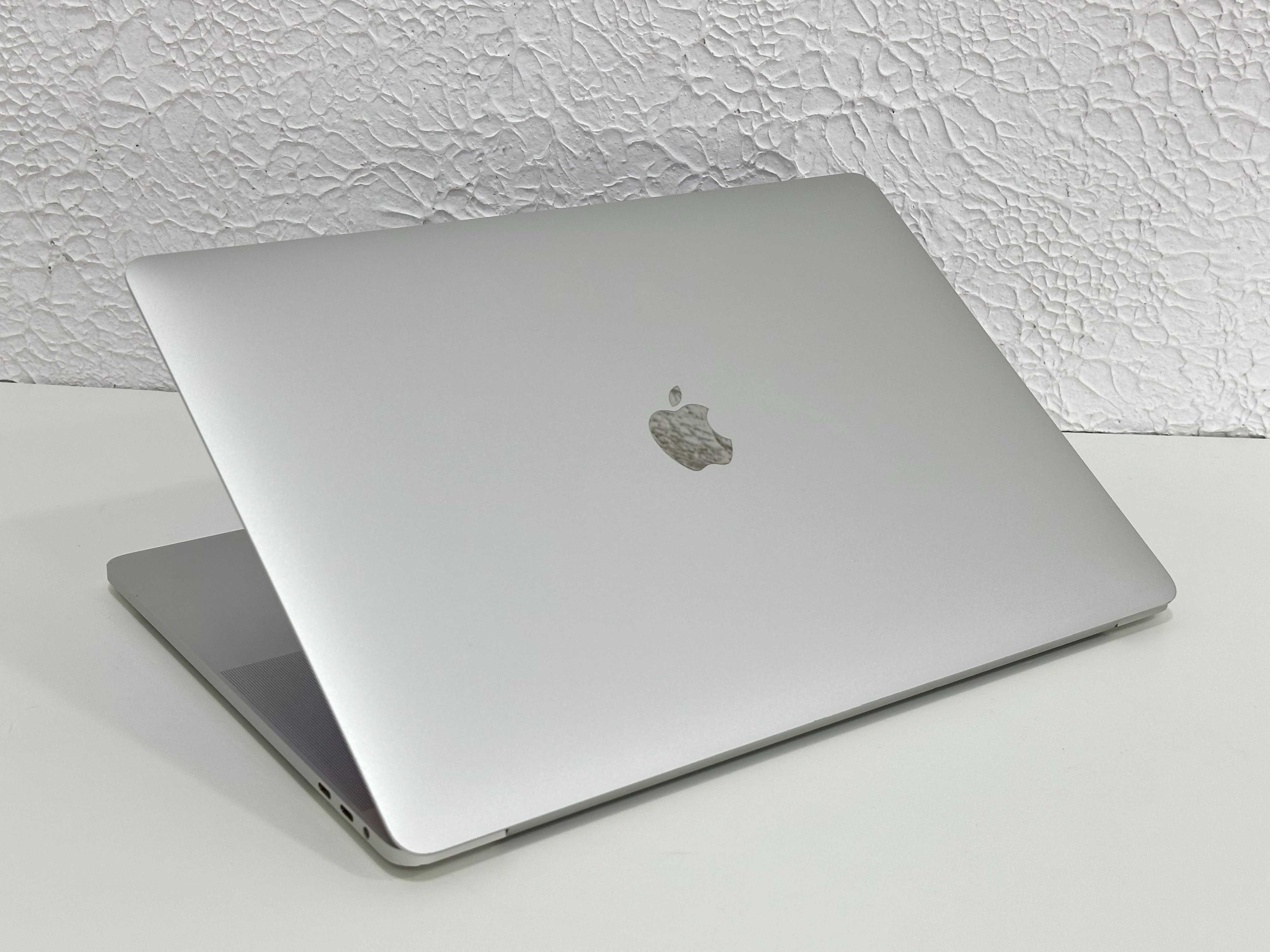 Ноутбук Apple Macbook Pro 2K 15.4" 2016 Silver I7-6700HQ\16gb\512gbSSD