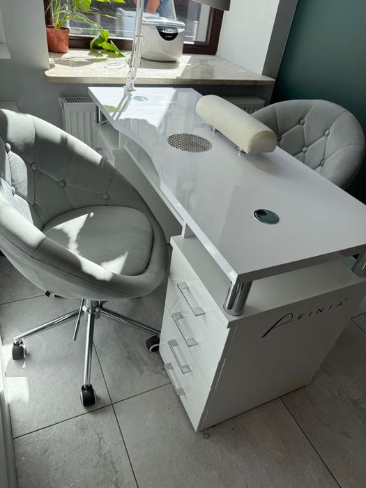 Stanowisko Manicure-Pedicure pełny zestaw