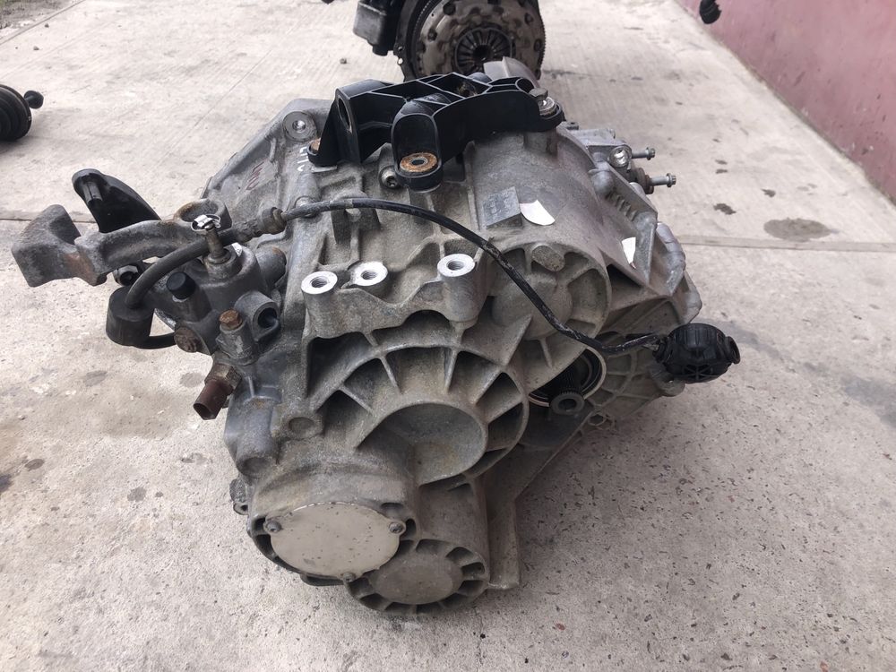 Коробка передач з роздаткою Фольксваген Тігуан 2.0 TDI 4x4 JLR LMU