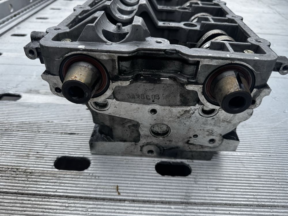 Glowica a4 b7 2.0 tdi BRD