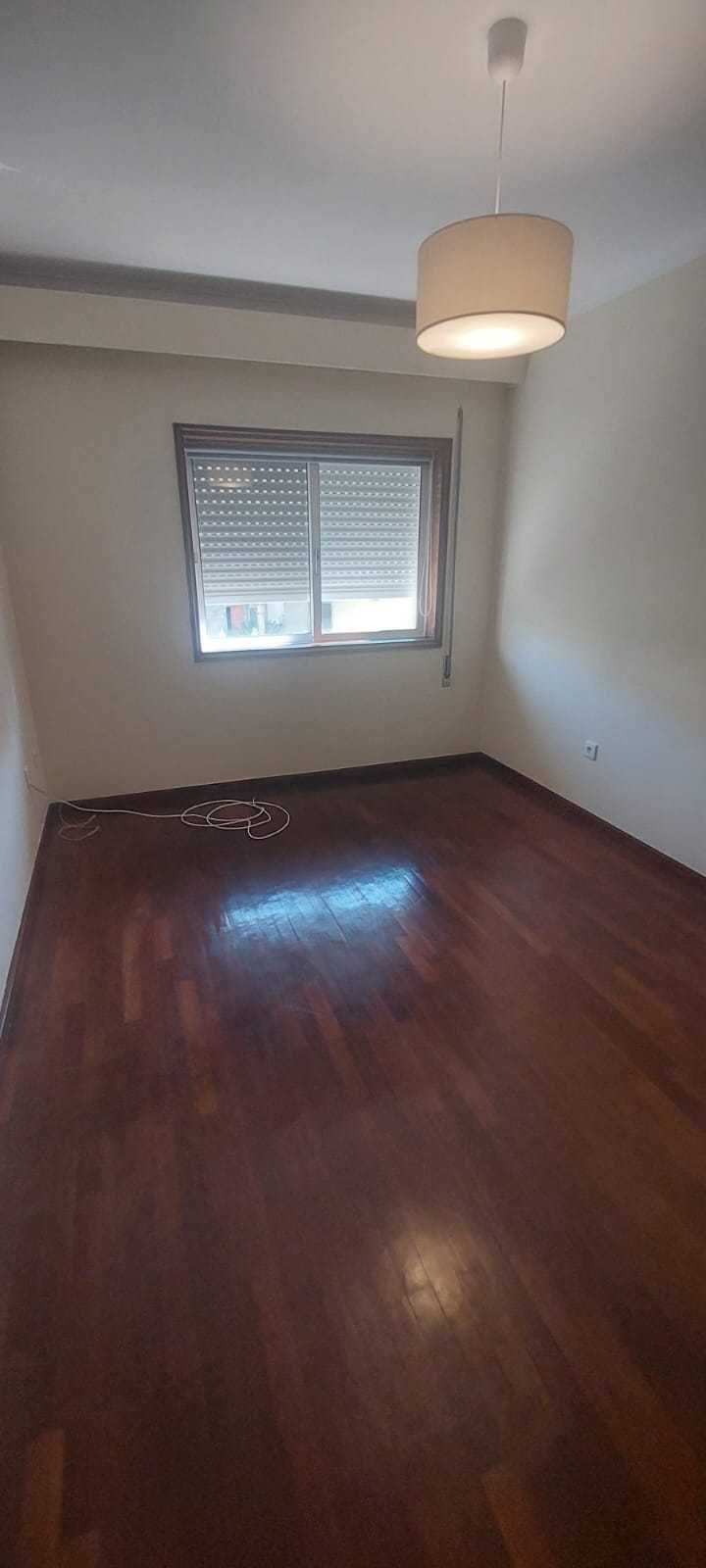 Apartamento T1+1 aos Arcos do Sardão