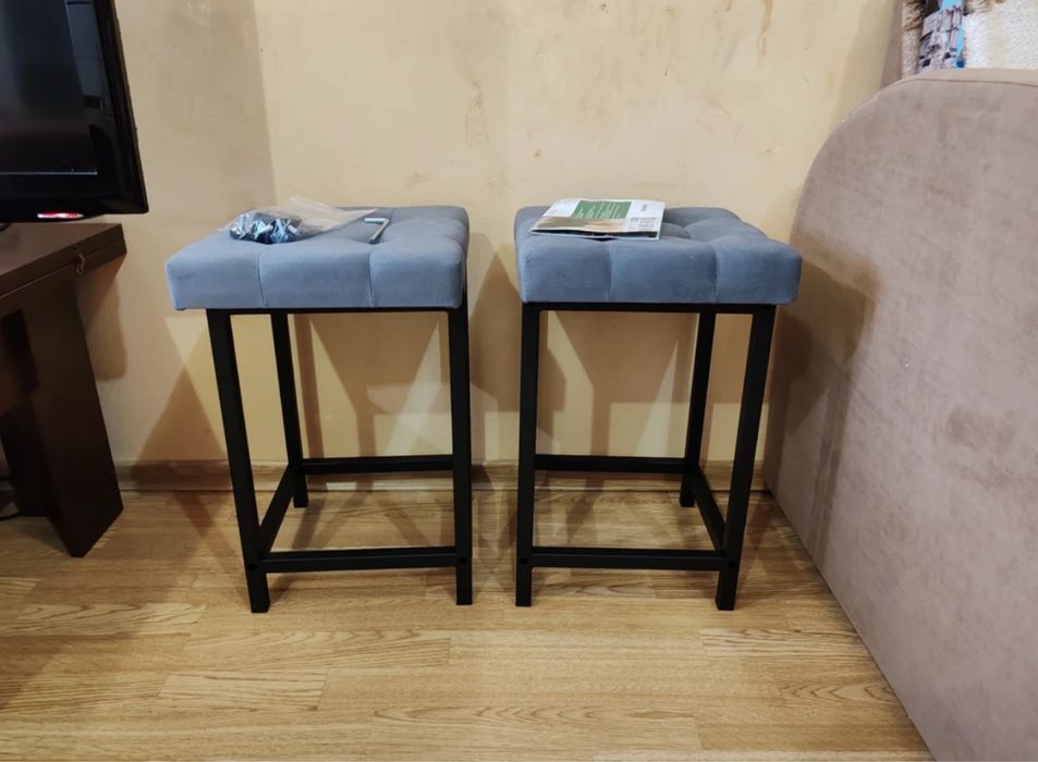 Зручний табурет зі м’яким сидінням