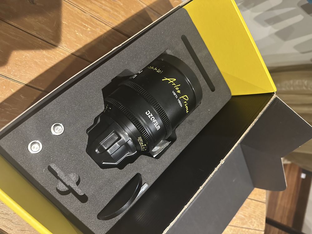 Lente DZOFILM ARLES 35mm T1.4 (Como Nova) (Oferta adaptador L para PL)