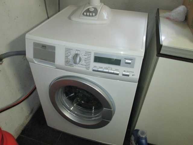 Maquina   de   lavar  roupa   AEG  usada