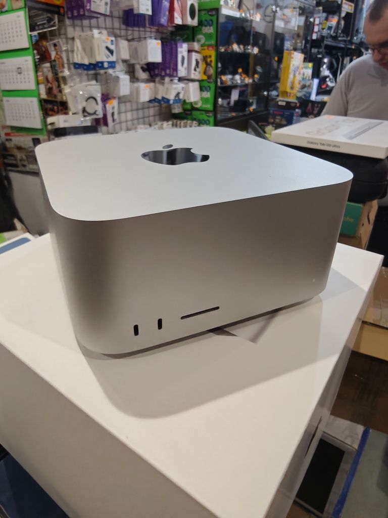 Mac Studio M1 Max 10-CORE CPU 32-CORE GPU, 32GB RAM, 1TB SSD.. PAT-KOM