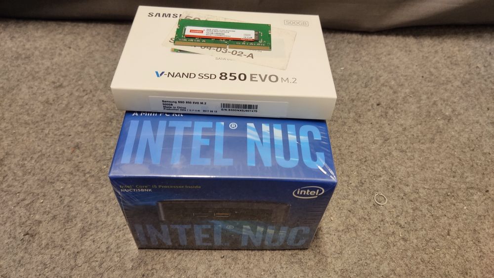Intel NUC7i5BNK 500GB SSD 8GB DDR4