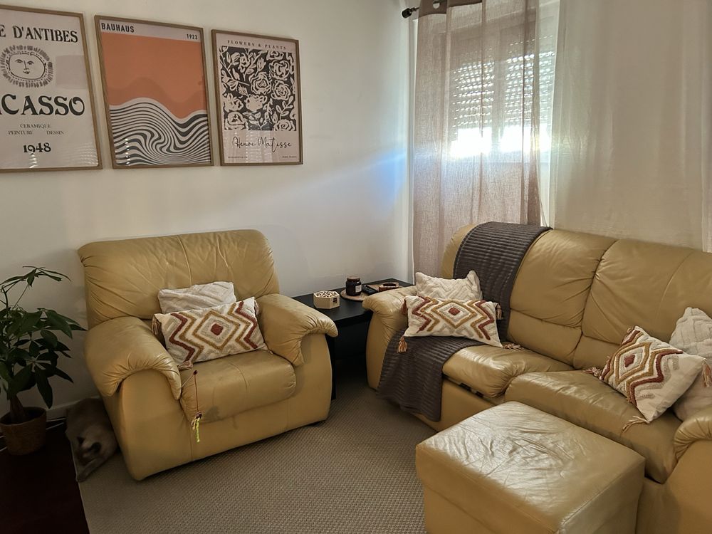 Sofa cama+poltrona+apoia pés