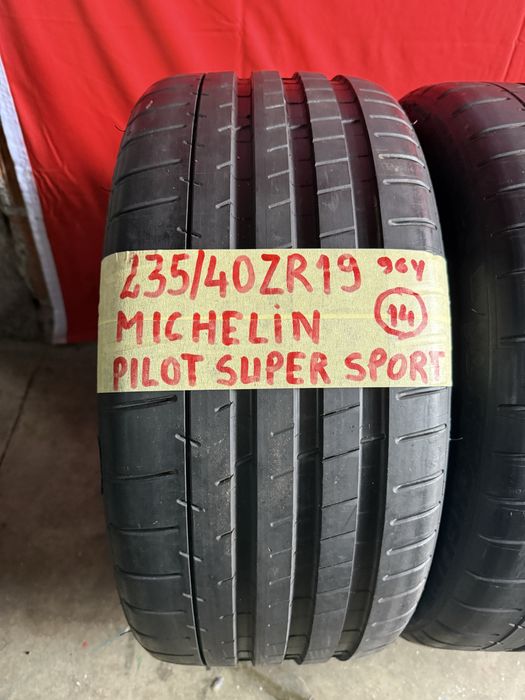 Pneus 235/40/19 + 265/40/19 Michelin completamente Novos