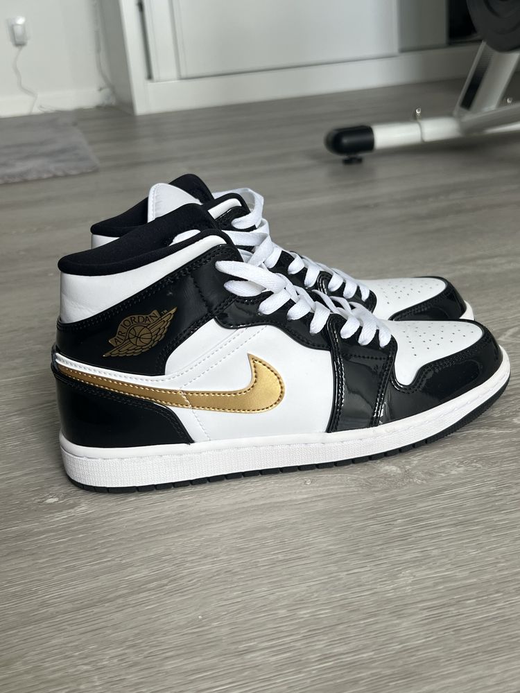 Nike Air Jordan 1 Mid SE