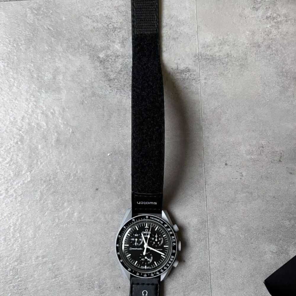 SO33M100 Omega x Swatch – Kolekcja Moon Premiera