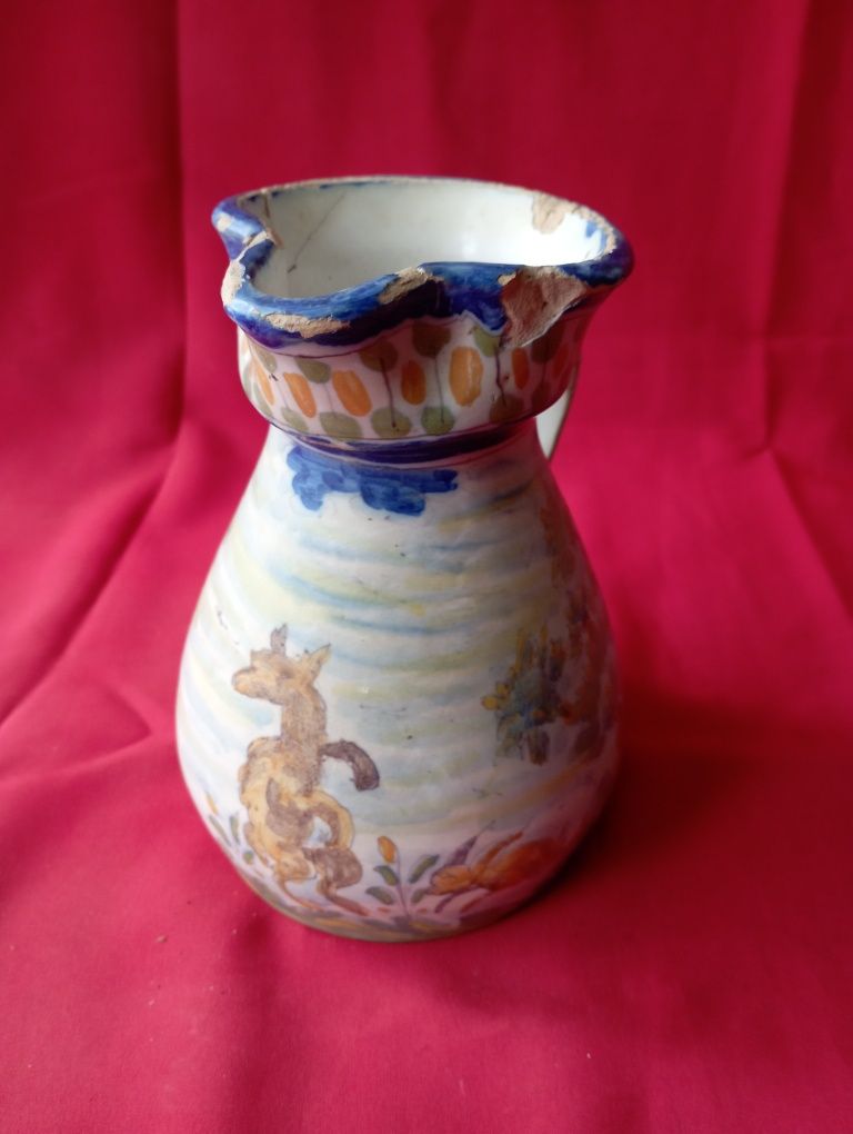 Jarro em Porcelana Antigo