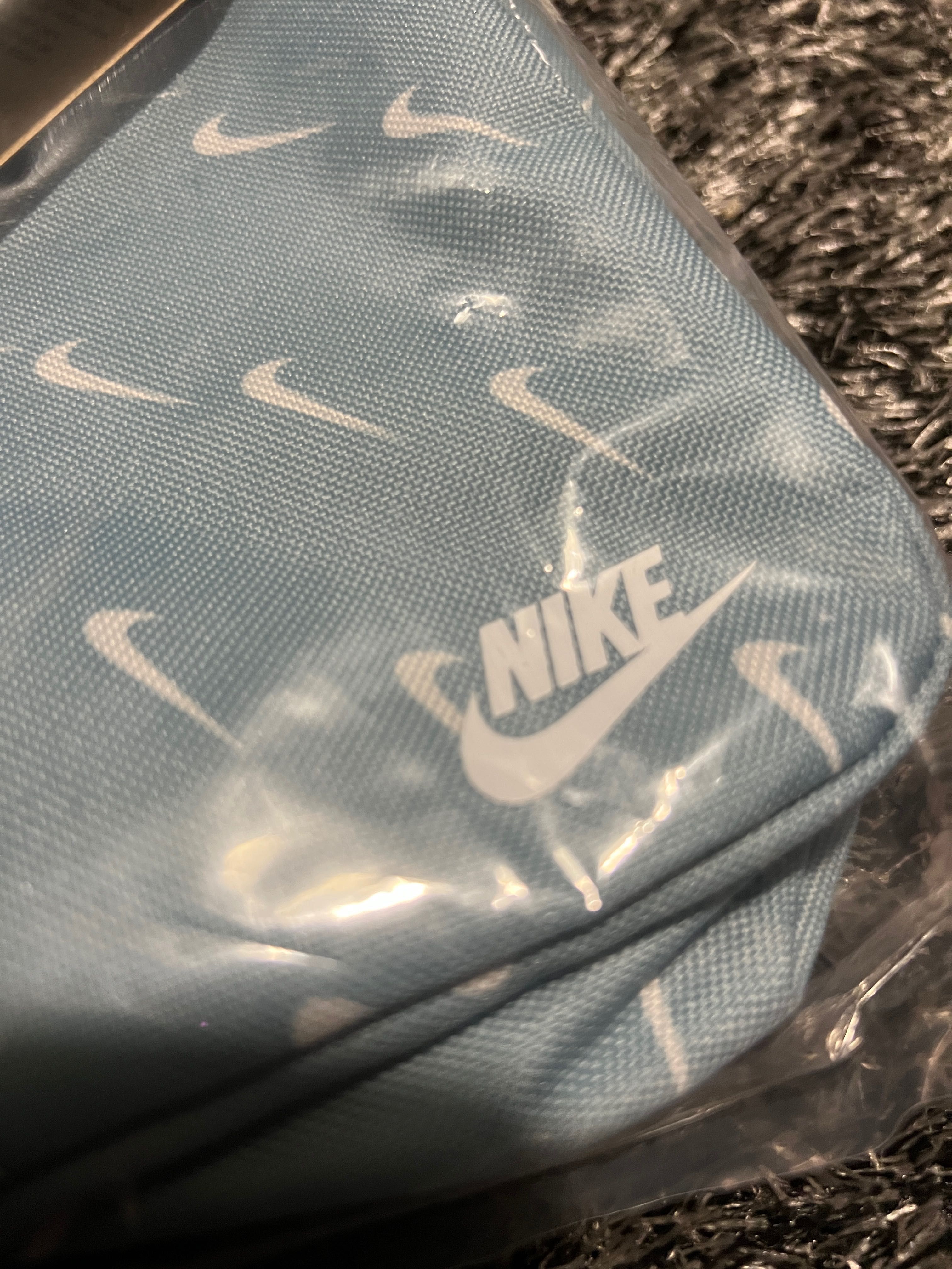 Bolsa Nike swoosh