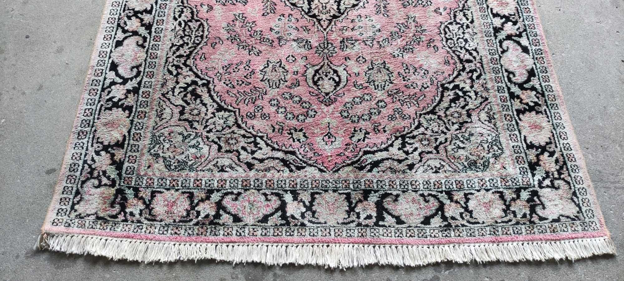 Jedwabny, ręcznie tkany dywan 180/126