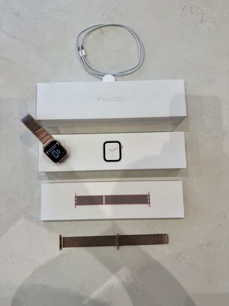 Apple Watch Series 4 40mm Pink Sand