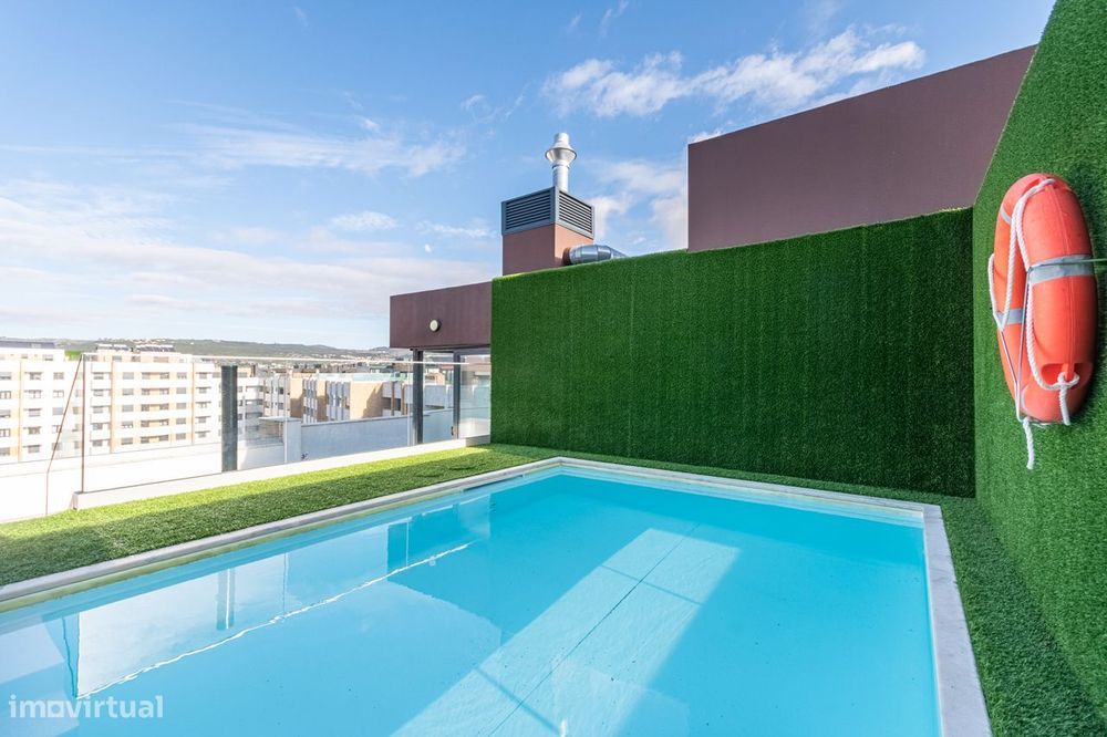 Apartamento T2 com varanda, garagem e piscina, no Infantado