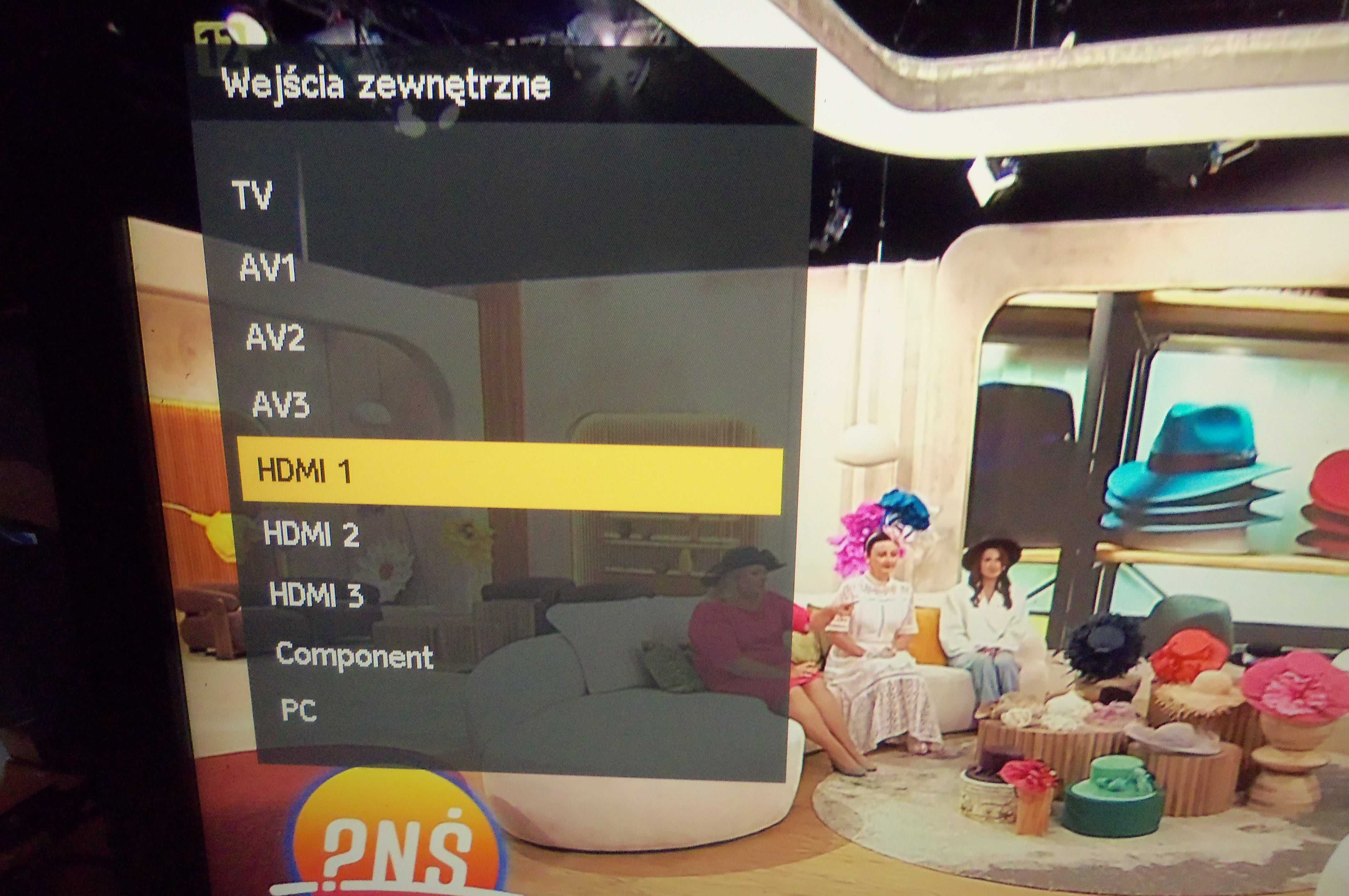 Sony Bravia 40", KDL-40V4240, bez nogi i pilota, WADA: LINIA NA DOLE.