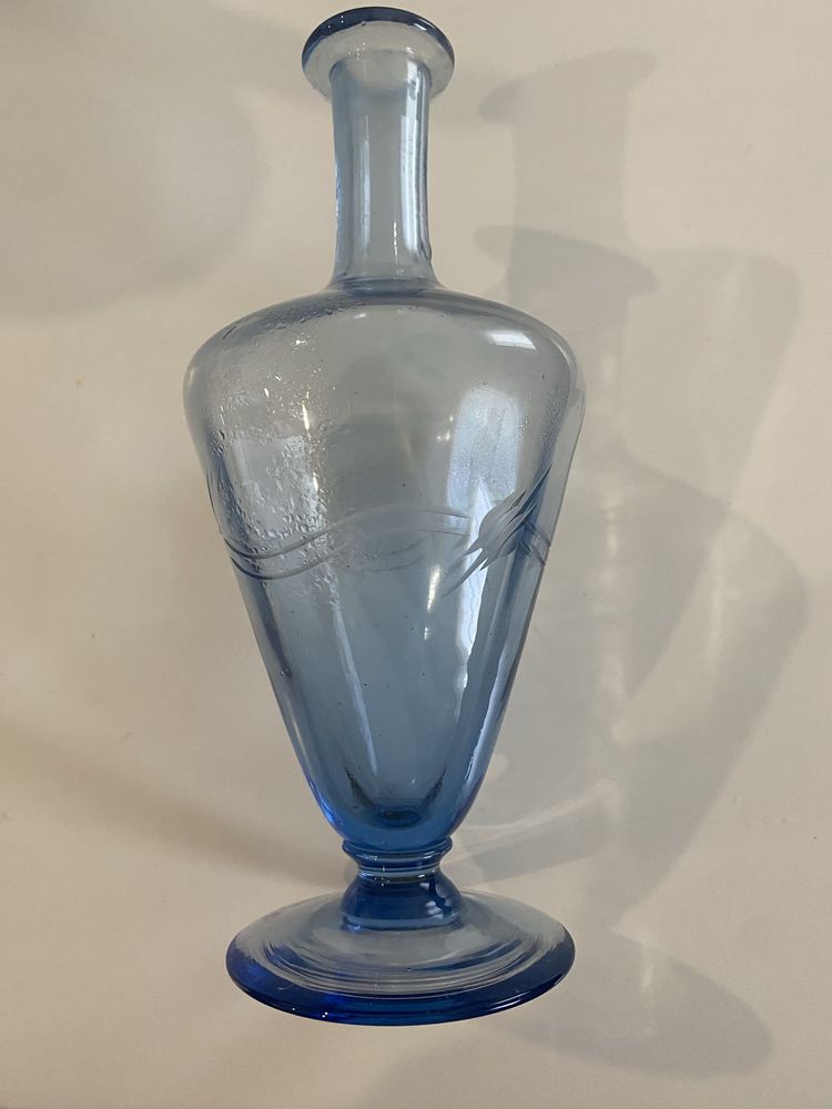 Garrafa de vidro azul
