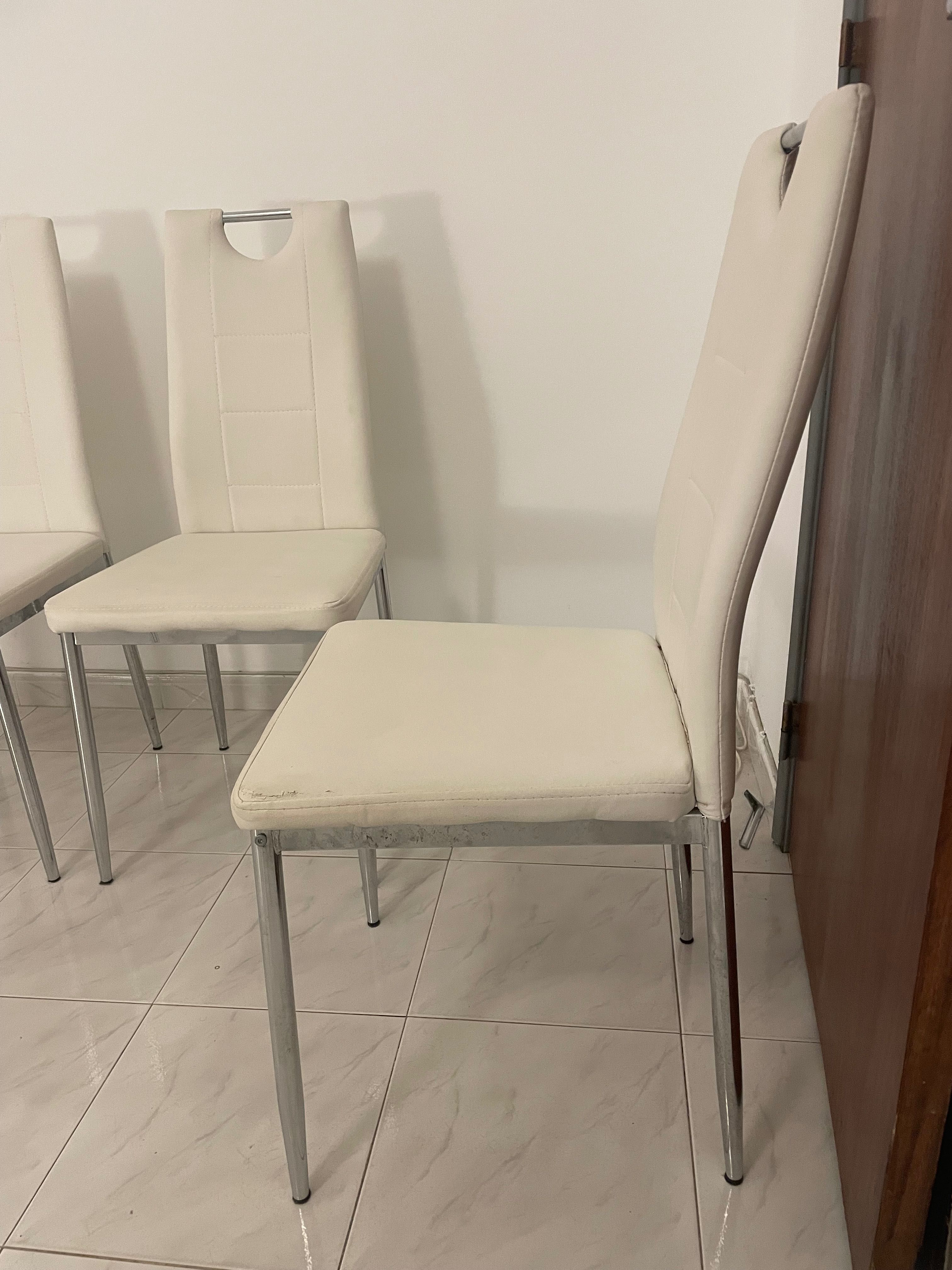 Conjunto 4 cadeiras brancas Conforama