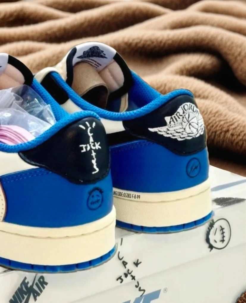 Buty Jordan1RetroLowOGSPFragment x Travis Scott sportowe rozmiar.44