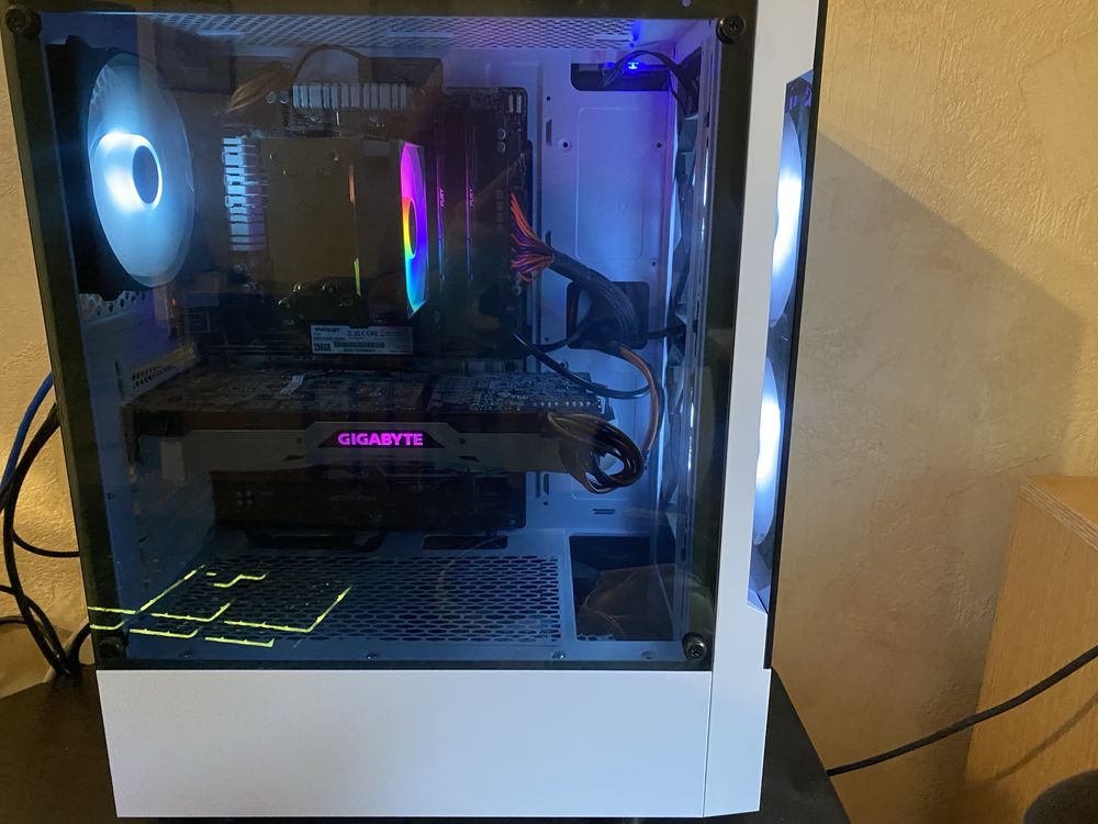 Продам компʼютер (R5 5500 + GTX 1080ti + 16GB RAM)