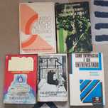 Livros de vários estilos literários