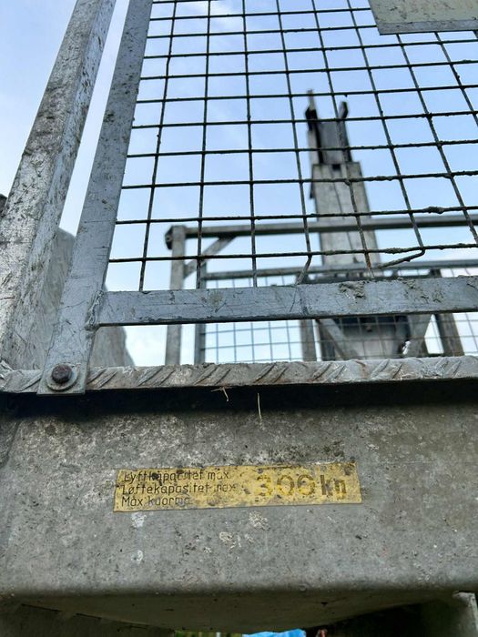 Winda budowlana towarowa pionowa jednomasz towa