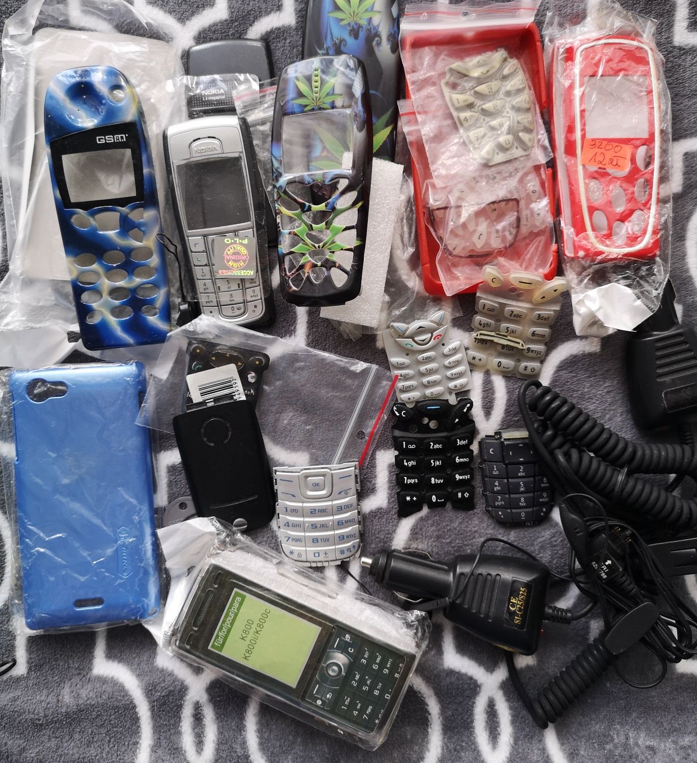 Pakiet starej elektroniki, etui, obudów. Nokia itp