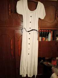 Długa biała sukienka