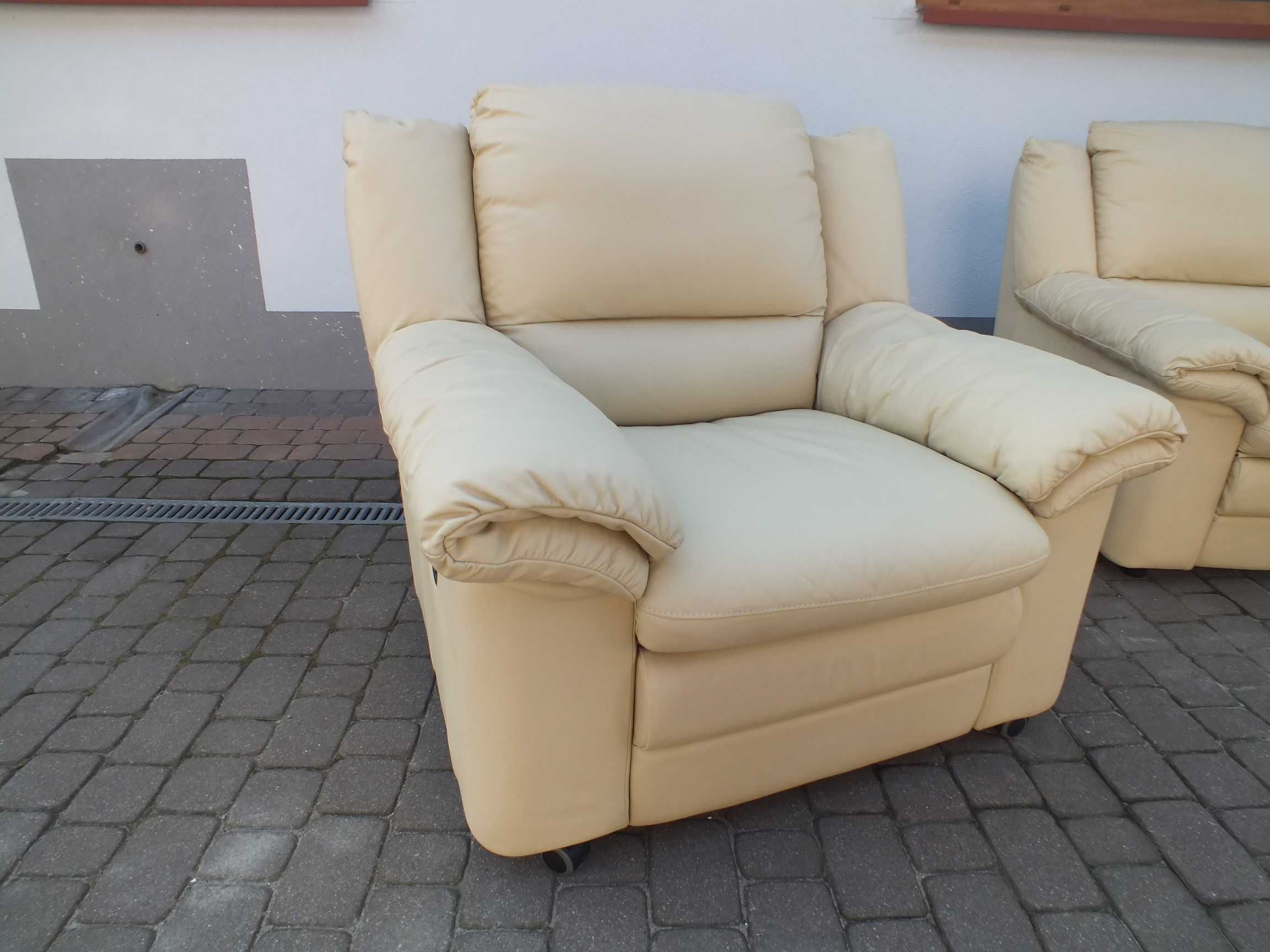 Zestaw kanap skórzanych 3+2+1 z funkcją relax kolor ecru.