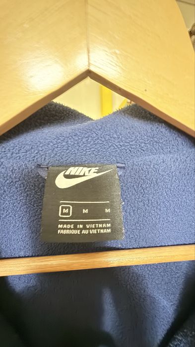 Продам куртку Nike