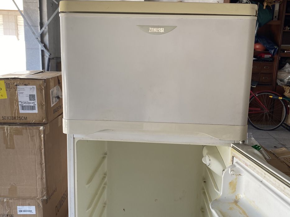 Frigorifico Zanussi 1,60 m a funcionar normalmente