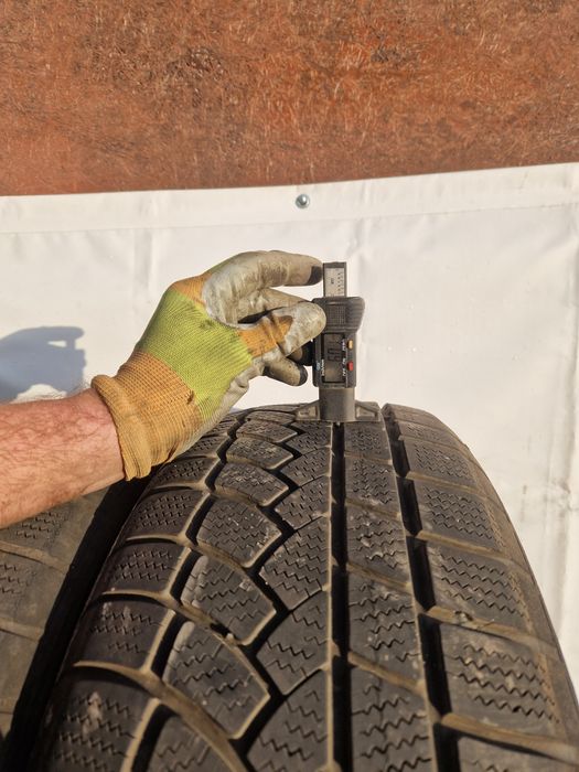 Шини зима CONTINENTAL 235/60 R18