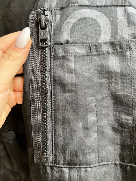 Продам НОВЫЙ бомбер Calvin Klein оригинал!новый!