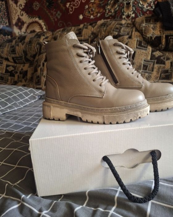 Ботинки кожанные 36 р.