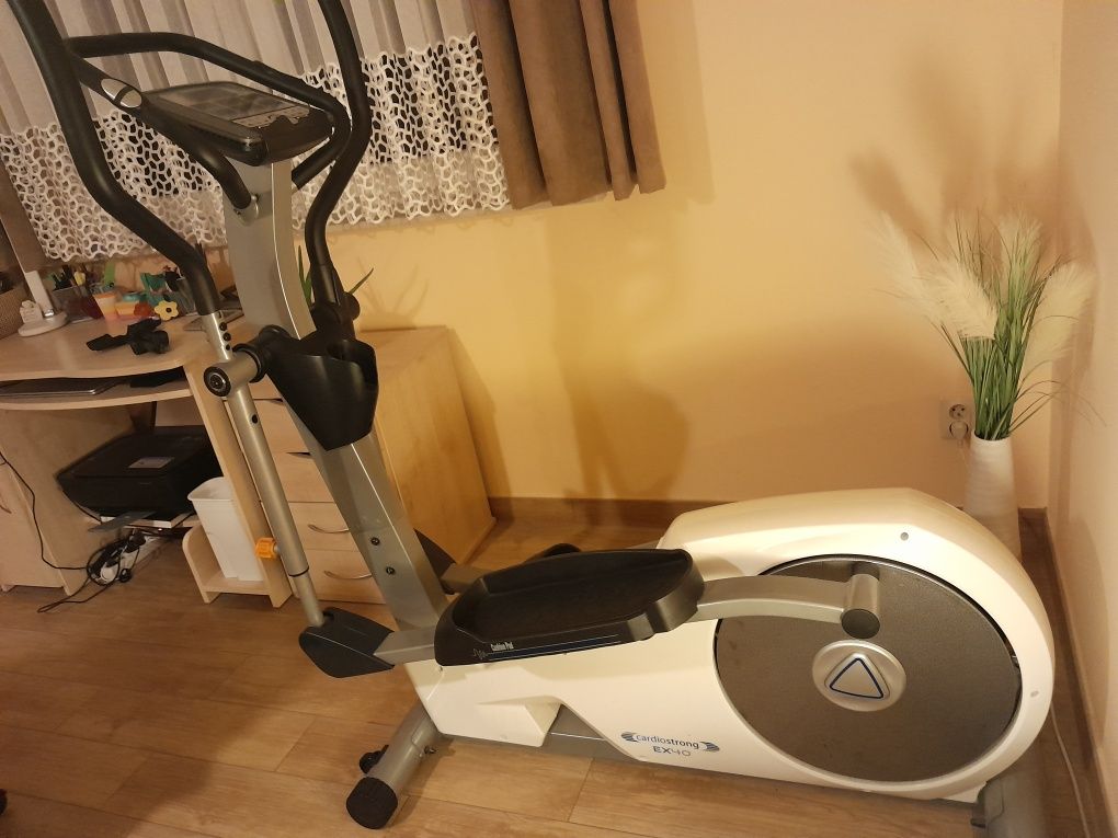 Orbitrek Cardiostrong EX40