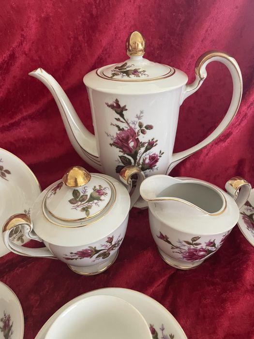 Serwis porcelanowy do kawy