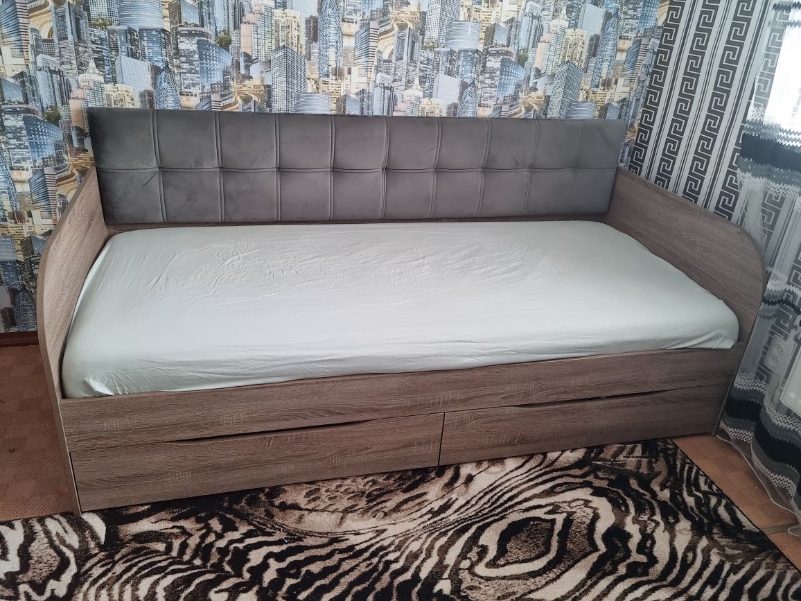 Продам кровать в новом состоянии