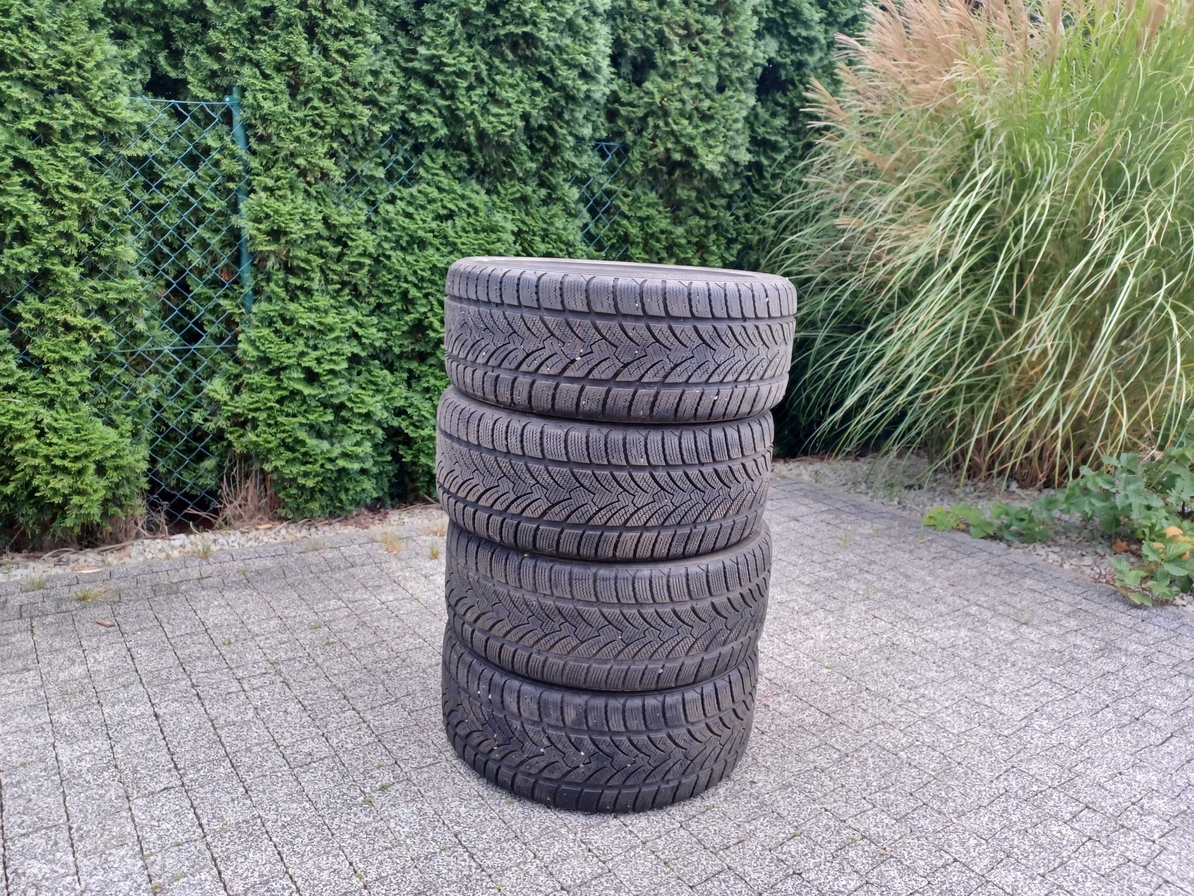 Komplet 4 opon zimowych Platin RP60 225/45 R 17, stan bardzo dobry