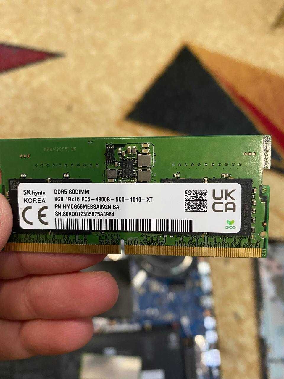 Продам оперативную память SK hynix DDR5 4800MHz 2 плашки по 8 Gb