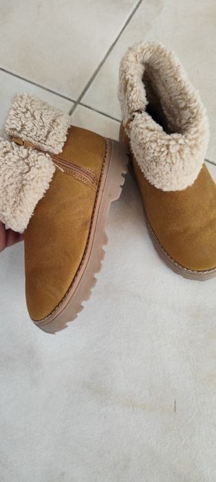 Botas com pêlo menina - Zara ,tamanho 28