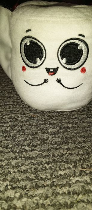 Witam sprzedam tak jak widać na obrazku maskotkę :⁠-⁠)