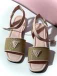 Жіночі ніжно-рожеві босоніжки Guess 25 см