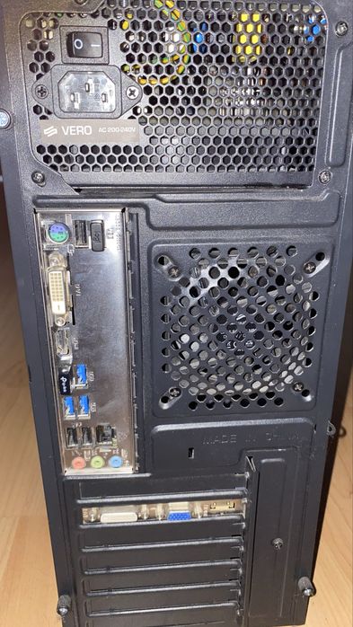 KOMPUTER STACJONARNY – AMD Ryzen 5 3600 / 16GB RAM / Windows 10