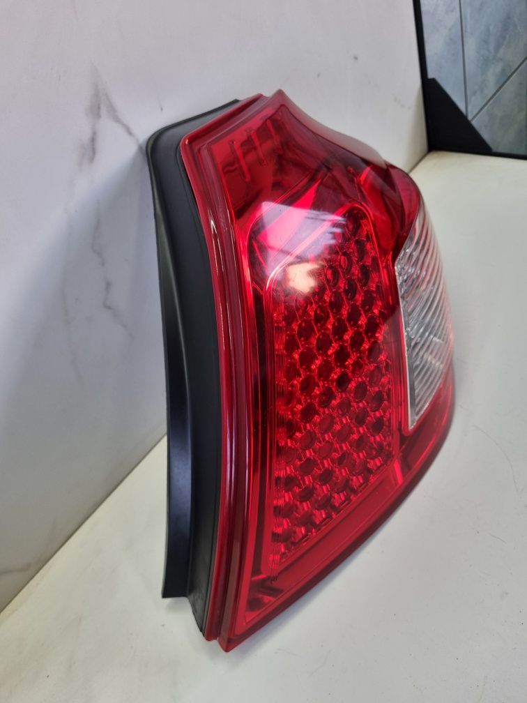 kia ceed I 5 drzwi lampa tylna prawa prawy tył  europa