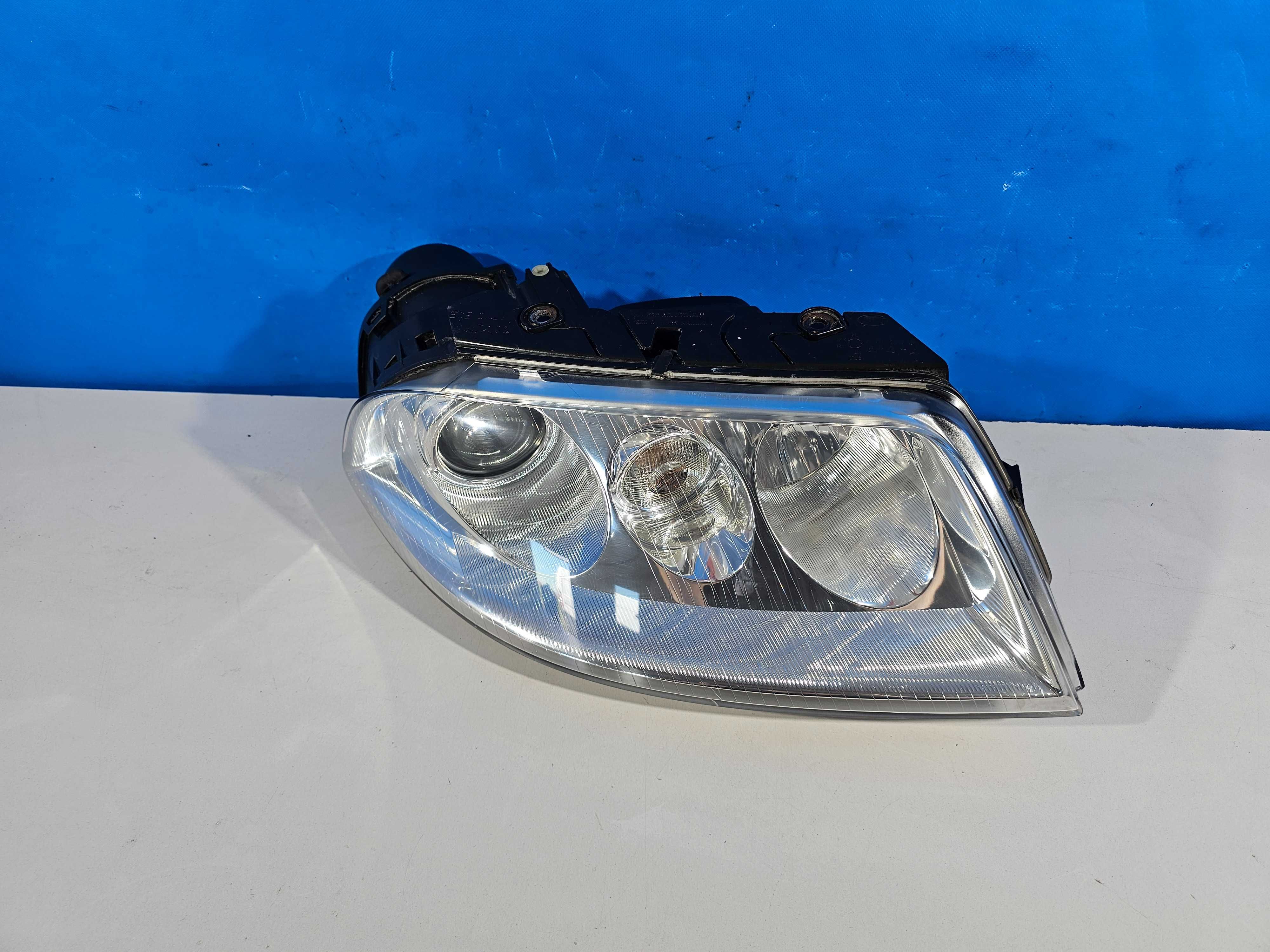 VW Passat B5 Lift LCI Lampy Przednie Przód Xenon Lewa+Prawa EU ŁADNE
