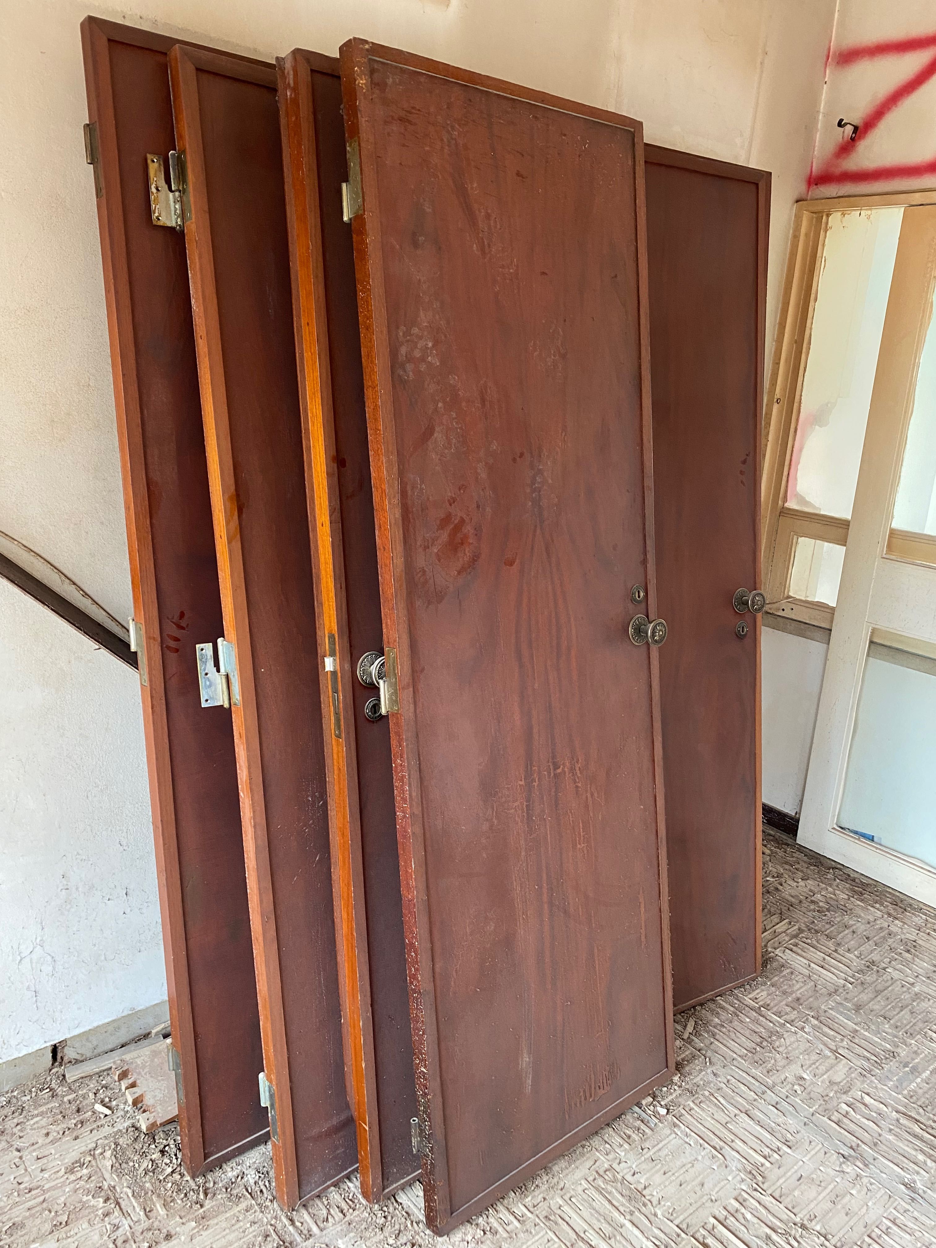 Vendo portas de madeiras