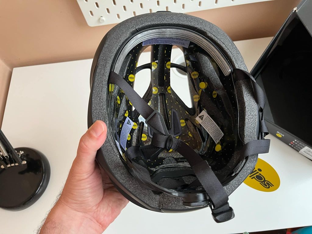 Велошолом Oakley Aro5 MIPS Blackout L шосейний шлем велосипедний