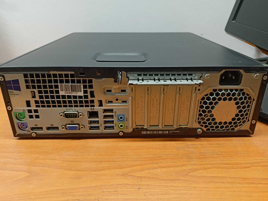 Komputer stacjonarny PC z monitorem i3 8GB RAM 128GB SSD 1TB HDD W11