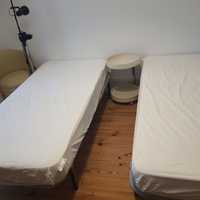 Duas camas de solteiro / individuais